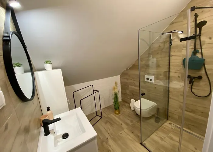 Apartment Fiona2 Centrum700m Parking Bezplatny Monitorowany Salon Tv Sypialnia Tv Lazienka Kuchnia Rekuperacja