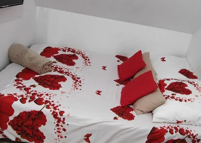 Apartment Fiona2 Centrum700m Parking Bezplatny Monitorowany Salon Tv Sypialnia Tv Lazienka Kuchnia Rekuperacja